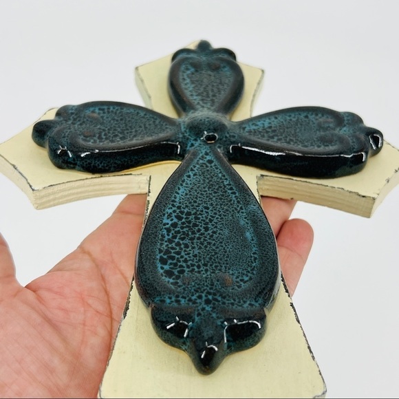 Artisan 3D Layered Ceramic and Wood Crucifix Emerald Green Wall Hanging Cross - Picture 6 of 9